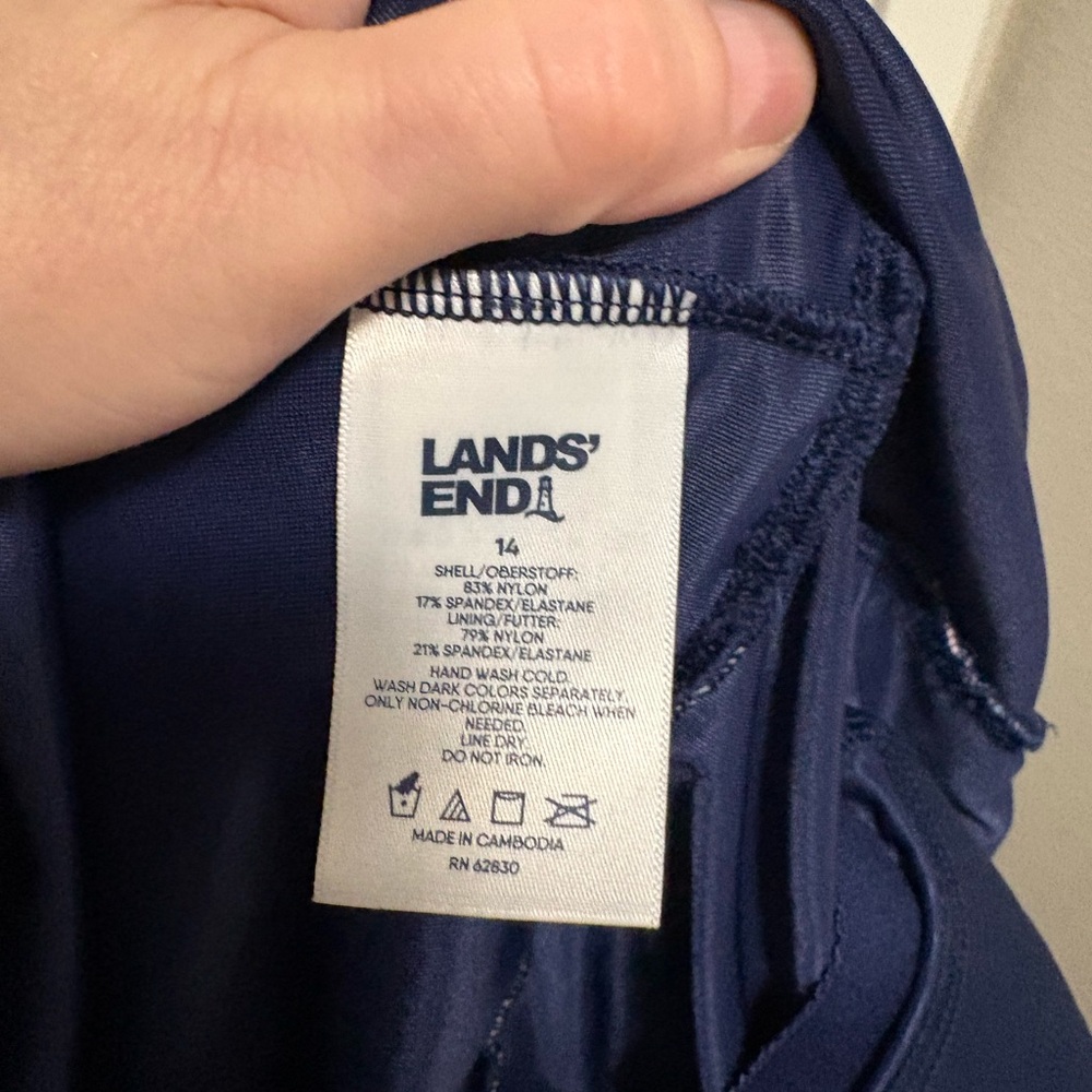 *Lands' End Multicolor Leaf Pattern Surplice Wrap… - image 4